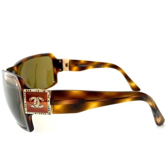 Chanel Oversized Tortoise Frame Gradient Sunglasses - Picture 2 of 11